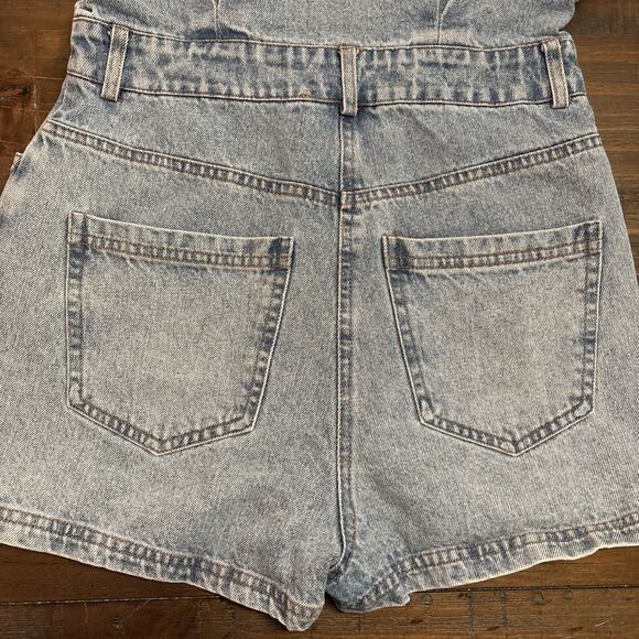 Le Lis Collared Short Sleeve Denim Romper size Small - Picture 6 of 6